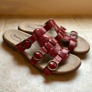 Taos size 9 red leather sandals